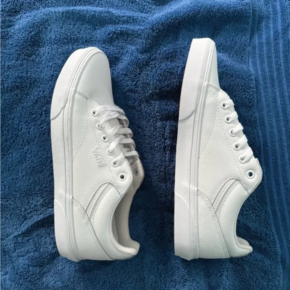 Vans Seldan Leather Shoes - Picture 2 of 4